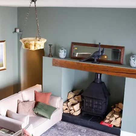 Hill House Sleeps 6 Overlooking The Rock Of