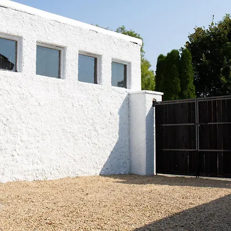 Hill House Sleeps 6 Overlooking The Rock Of *