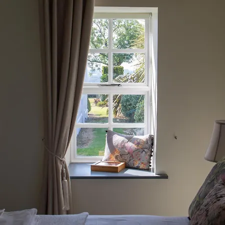 Дом отдыха Hill House Sleeps 6 Overlooking The Rock Of Кашел