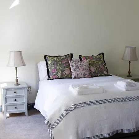 Hill House Sleeps 6 Overlooking The Rock Of Feriehus