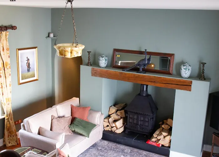 Hill House Sleeps 6 Overlooking The Rock Of