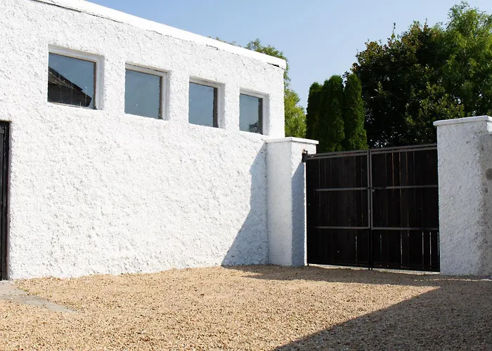 Hill House Sleeps 6 Overlooking The Rock Of *