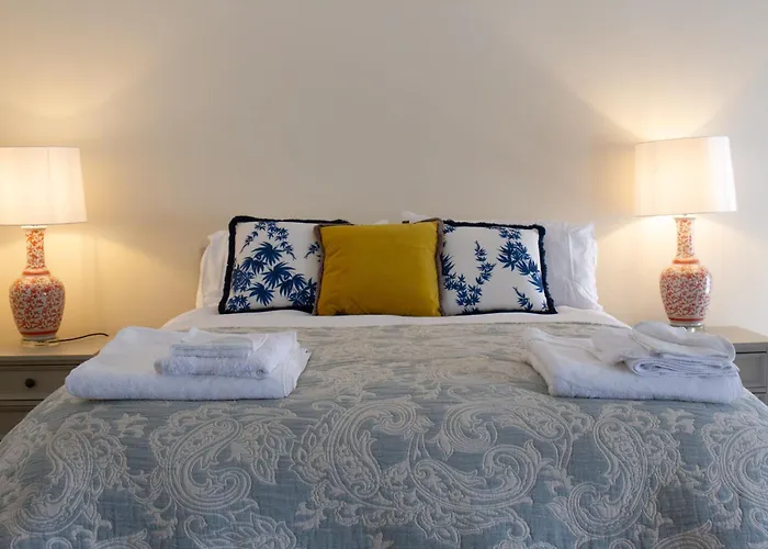 Feriehus Hill House Sleeps 6 Overlooking The Rock Of