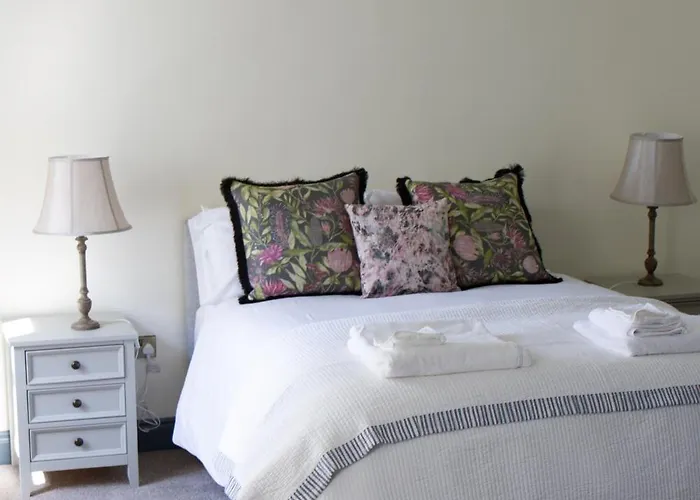 Hill House Sleeps 6 Overlooking The Rock Of Feriehus